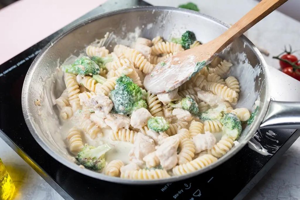 Parmesan Garlic Chicken Pasta 1