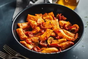 Spicy-Rigatoni-Vodka-Recipe-with-vegetables