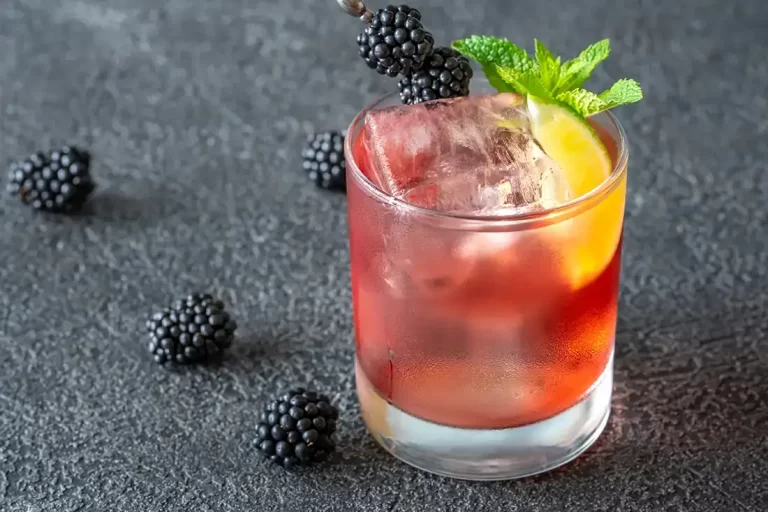 Blackberry Bramble Cocktail REcipe Blackberry Bramble Cocktail Recipe