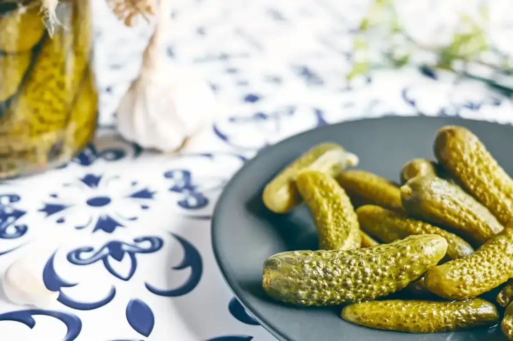 Easy-Homemade-Pickle-Chips