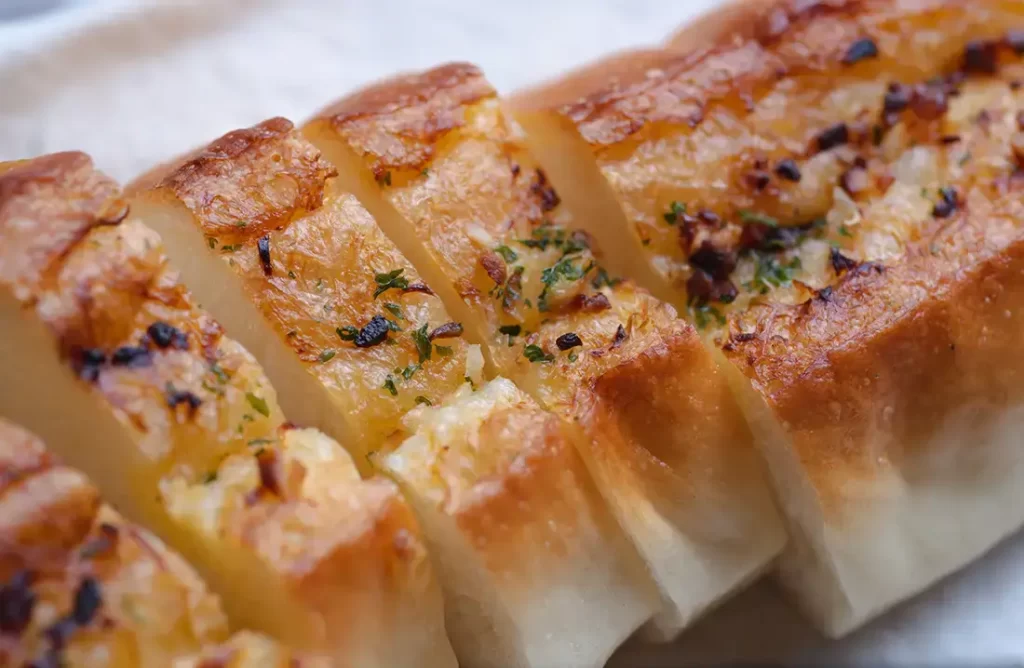 Greek-Yogurt-Garlic-Bread-3