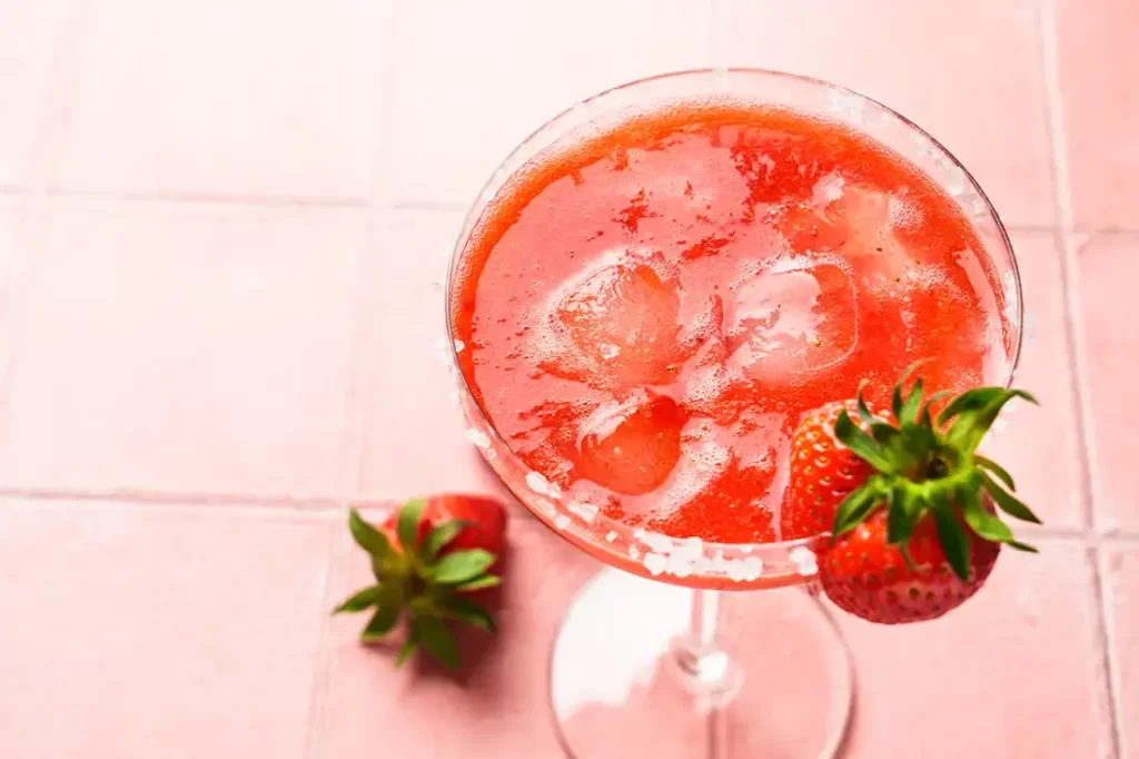 Strawberry-Tequila-Smash-Cocktail-4