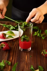 Strawberry-Tequila-Smash-Cocktail-7